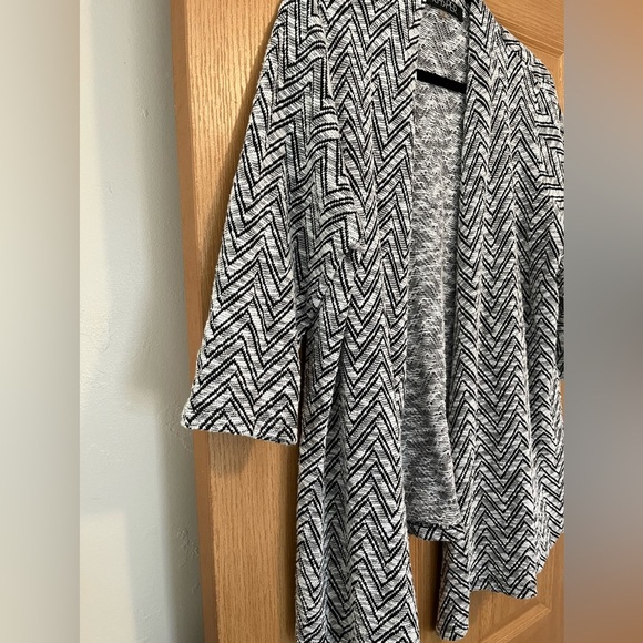 Kasper Women's Chevron Print Black/White Open Front Cardigan 3/4 Sleeves - Picture 4 of 8